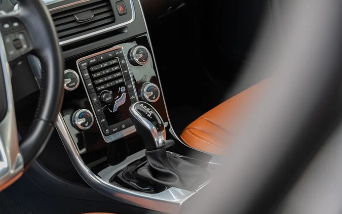 Volvo S60 cena 77800 przebieg: 112000, rok produkcji 2016 z Kutno małe 352